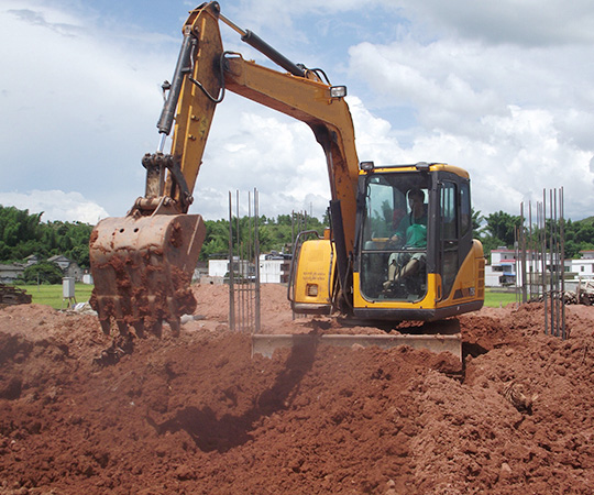 小型挖掘機冬季存放